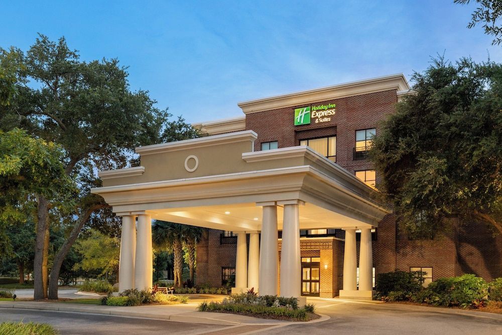 Holiday Inn Express & Suites CHARLESTON - MOUNT PLEASANT by IHG 1