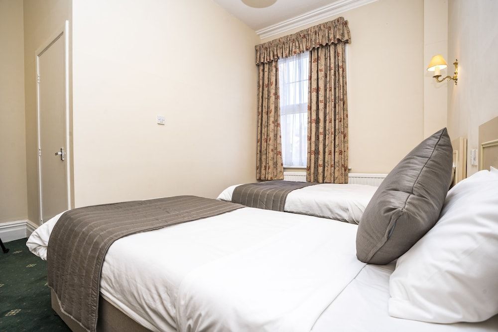 Borough Arms Hotel 2