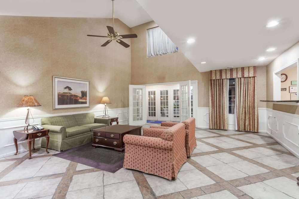 Baymont by Wyndham Hickory 2