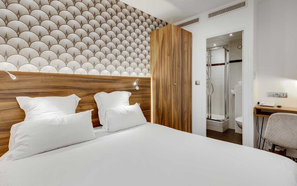 Hotel Carladez Cambronne 1