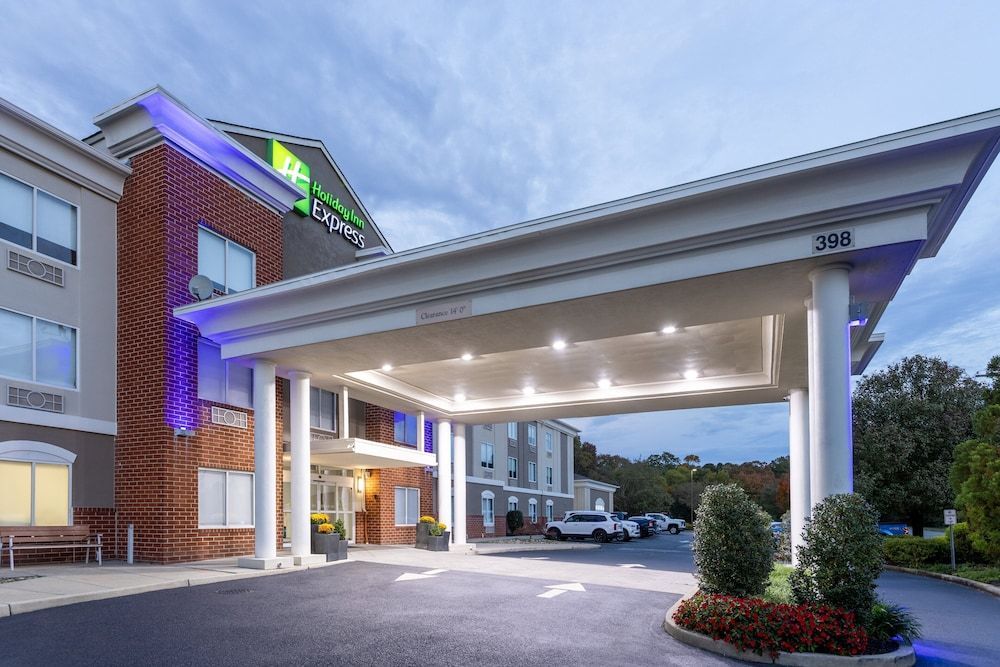 Holiday Inn Express & Suites VINELAND MILLVILLE by IHG 1