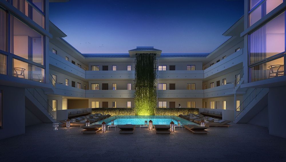 Beach Haus Key Biscayne Contemporary Apartments 1