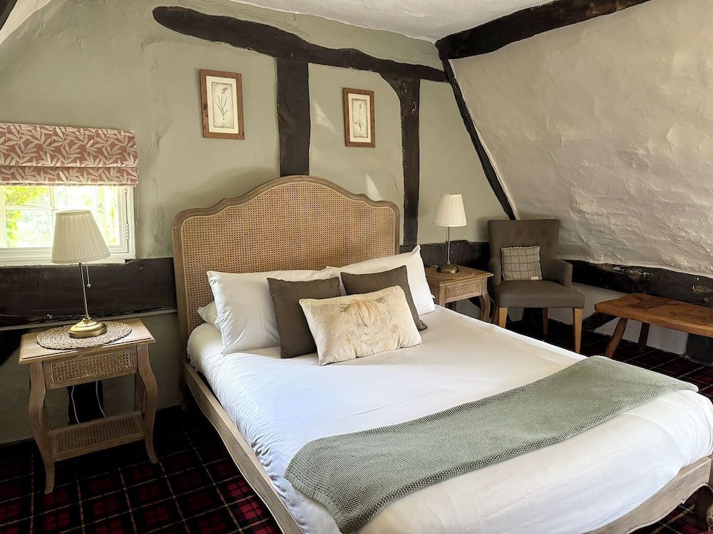 Thatched Cottage Hotel 2