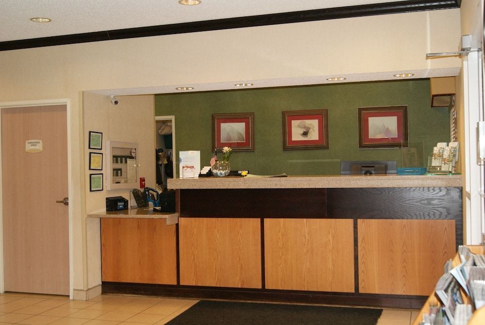 Baymont by Wyndham Coon Rapids 2