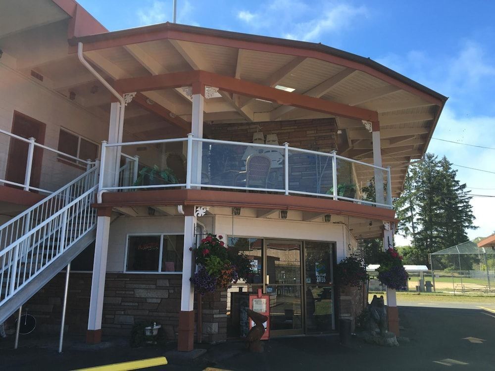 Breakers Boutique Inn 1
