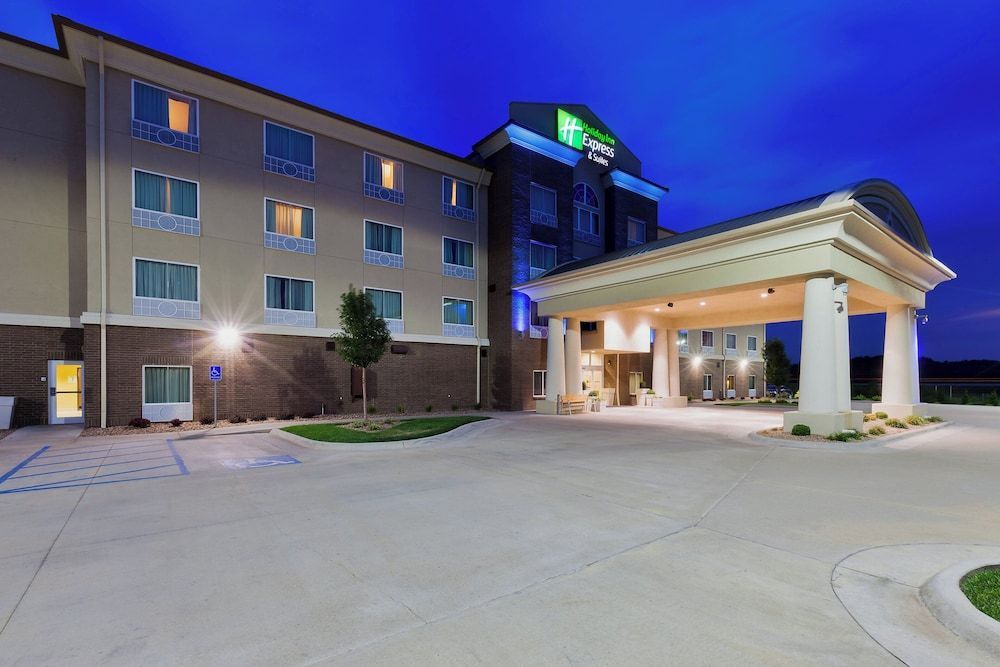 Holiday Inn Express Hotel & Suites Salina by IHG 1