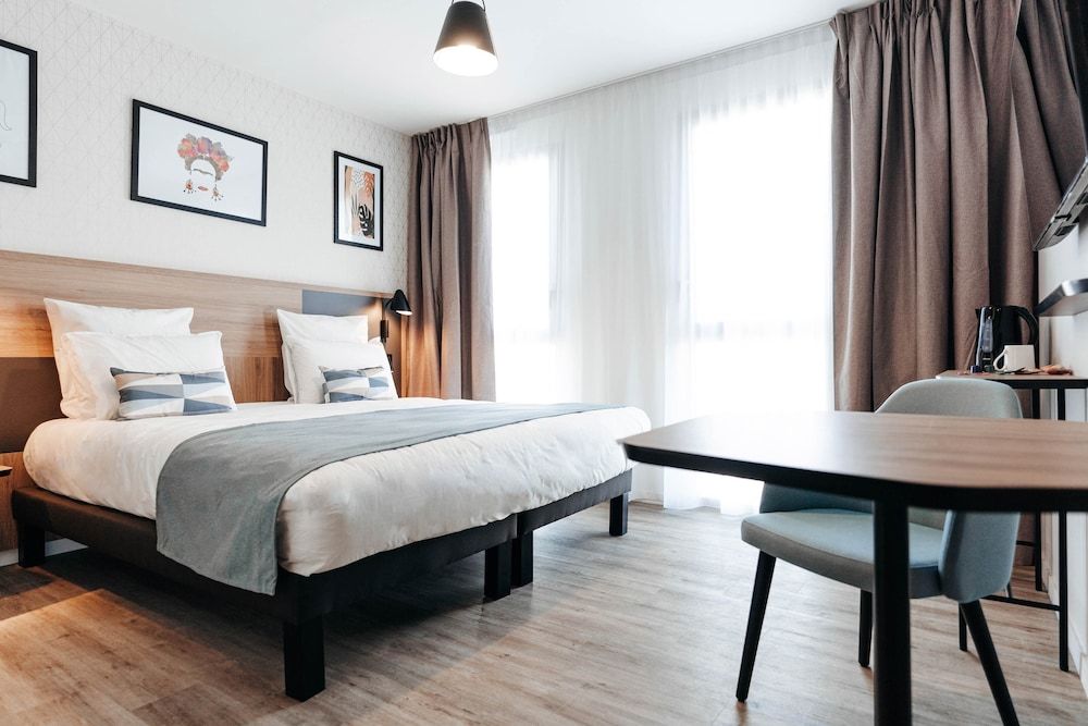 Appart'City Collection Saint Germain en Laye 1