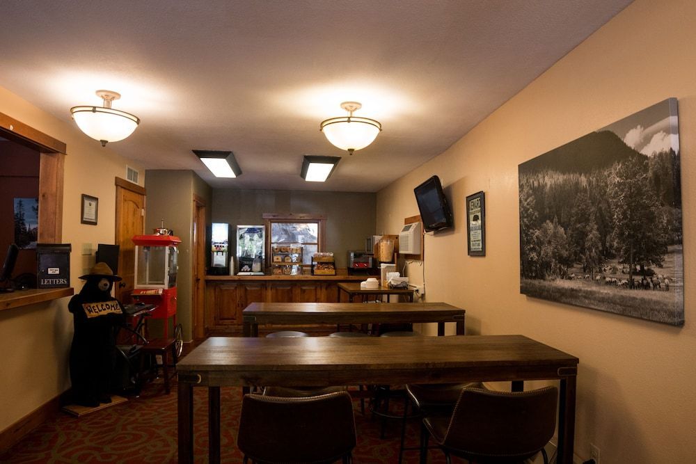 Silver Moon Inn 2