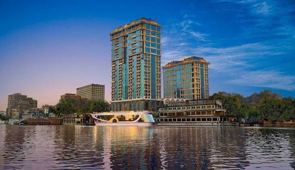 Four Seasons Hotel Cairo at First Residence 1