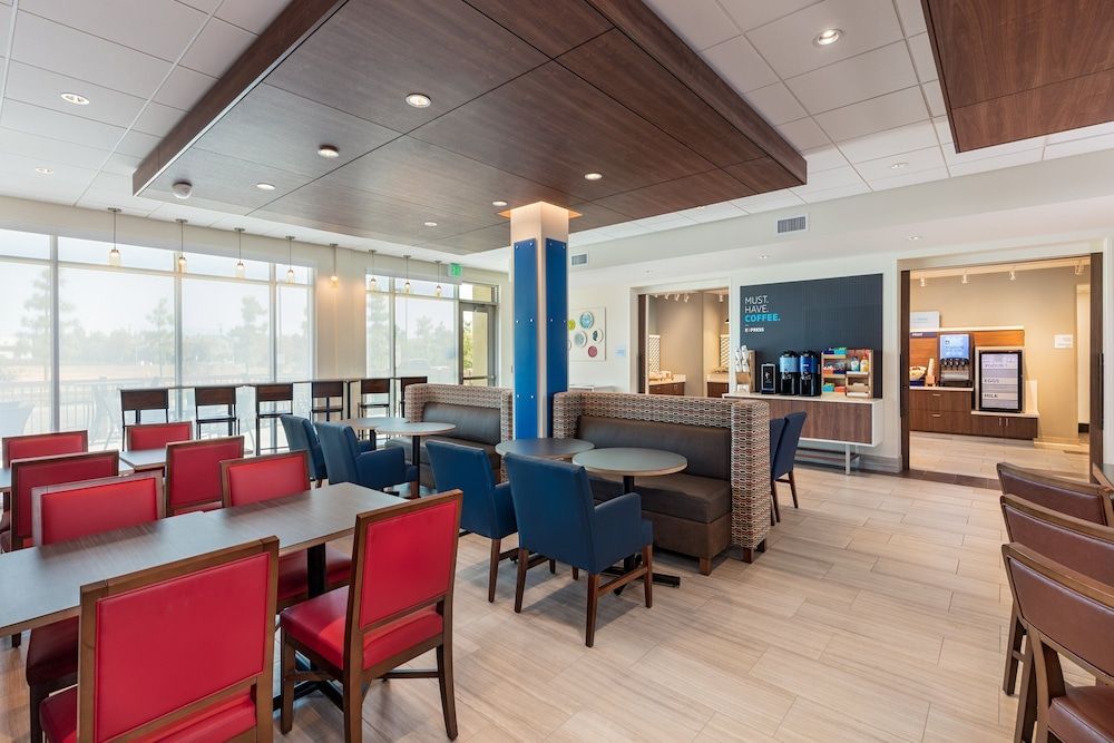 Holiday Inn Express & Suites MORENO VALLEY - RIVERSIDE by IHG 2