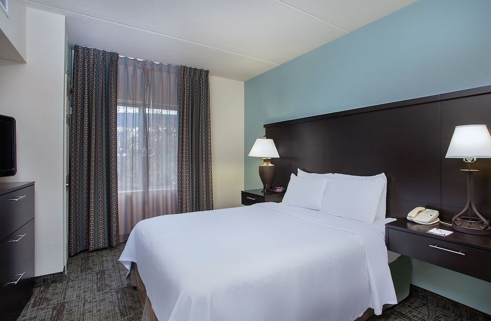 Staybridge Suites CHATTANOOGA DWTN - CONV CTNR by IHG 2