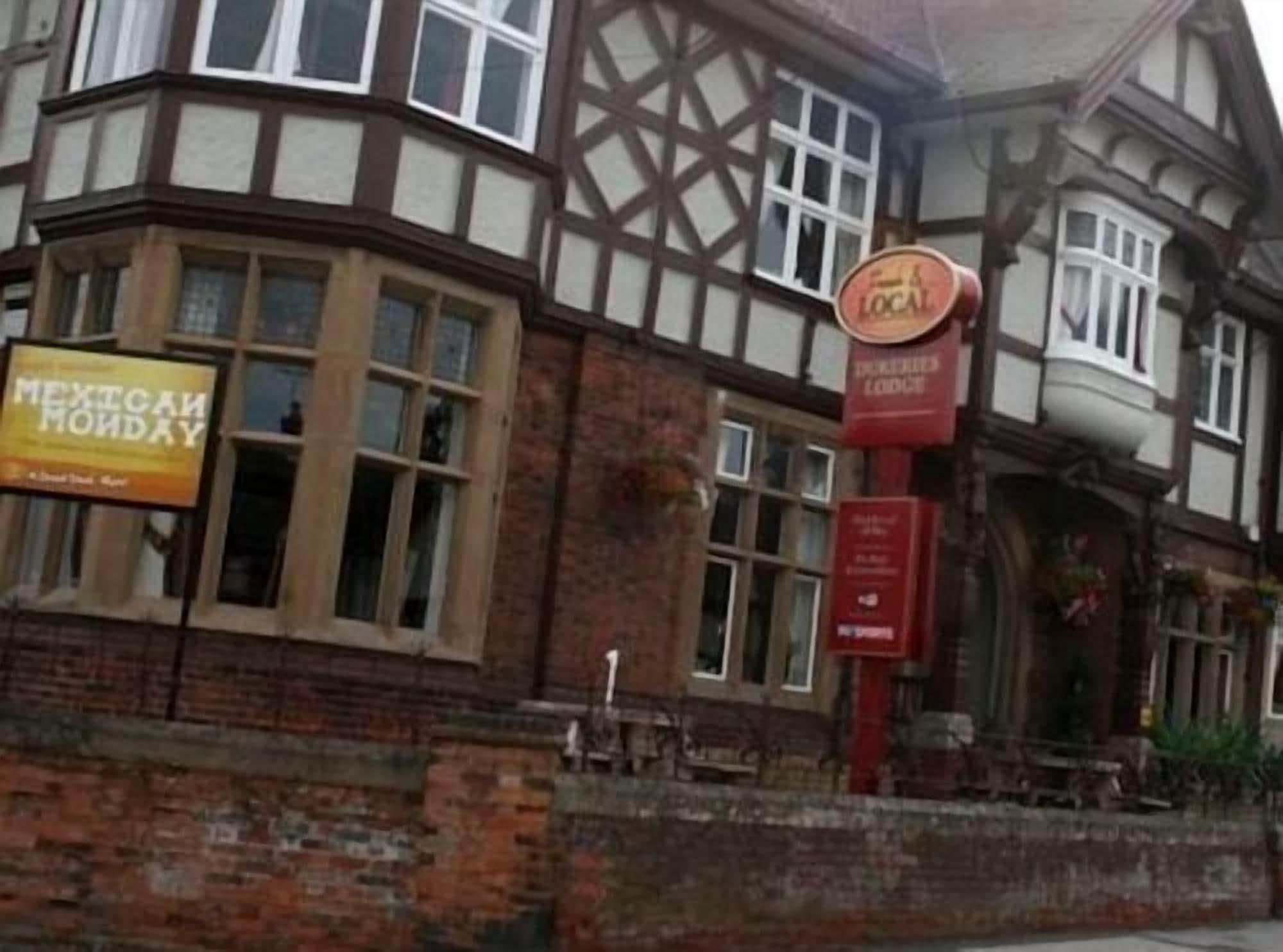 The Dukeries Lodge, Edwinstowe, Nottinghamshire 2