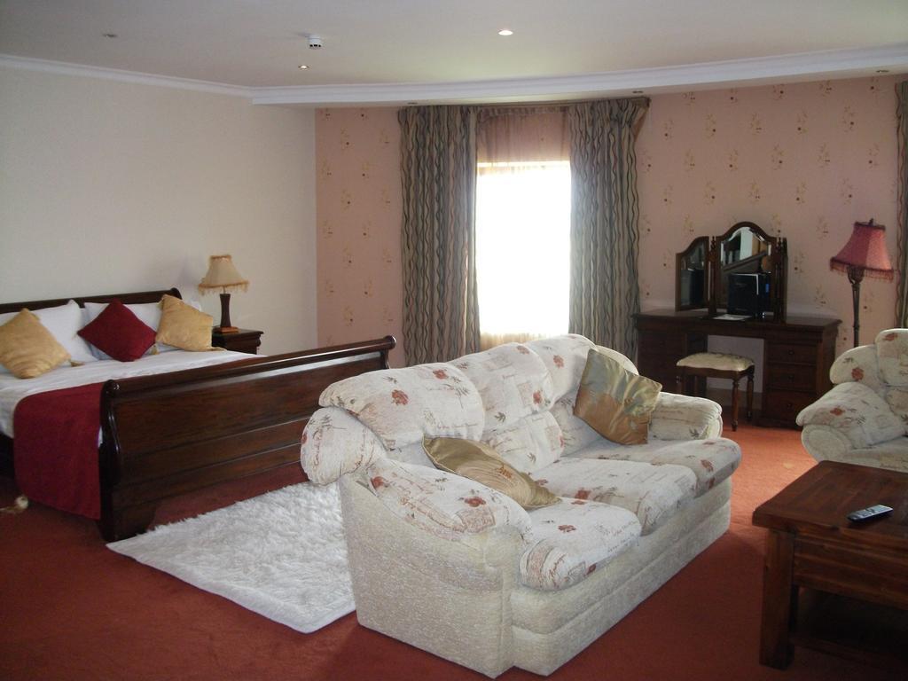 Broadhaven Bay Hotel 1