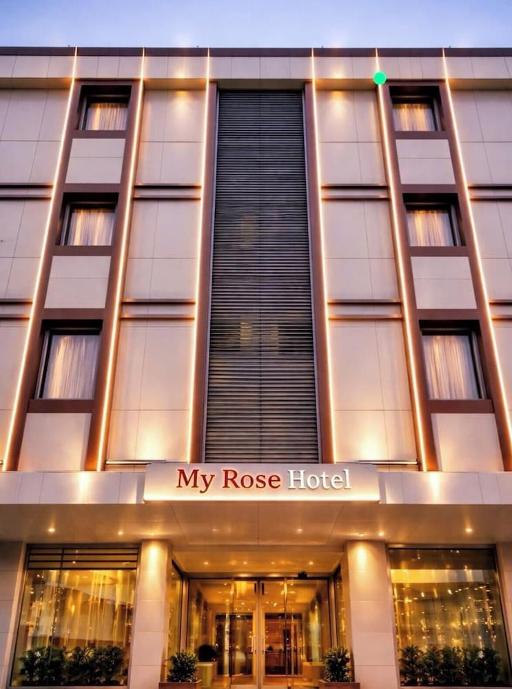 My Rose Hotel 1