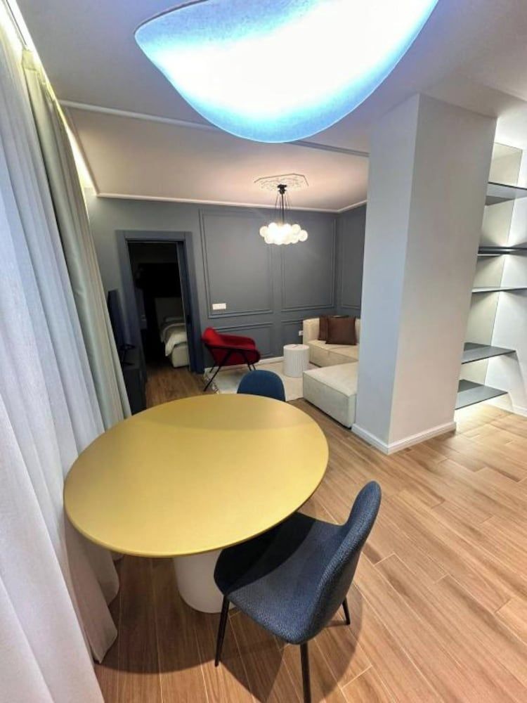 The Golden Luxury Downtown Two 1