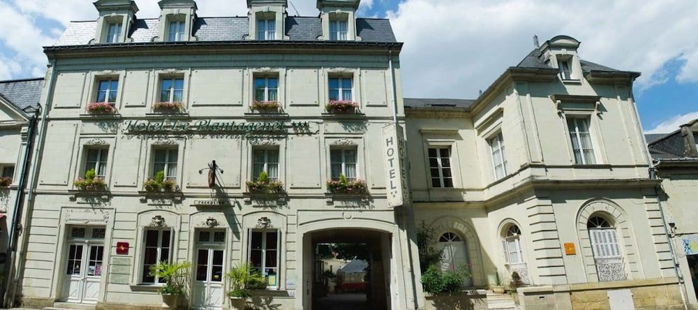 Logis Hôtel Le Plantagenêt 1