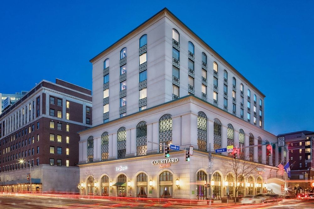 Courtyard by Marriott Stamford Downtown 1
