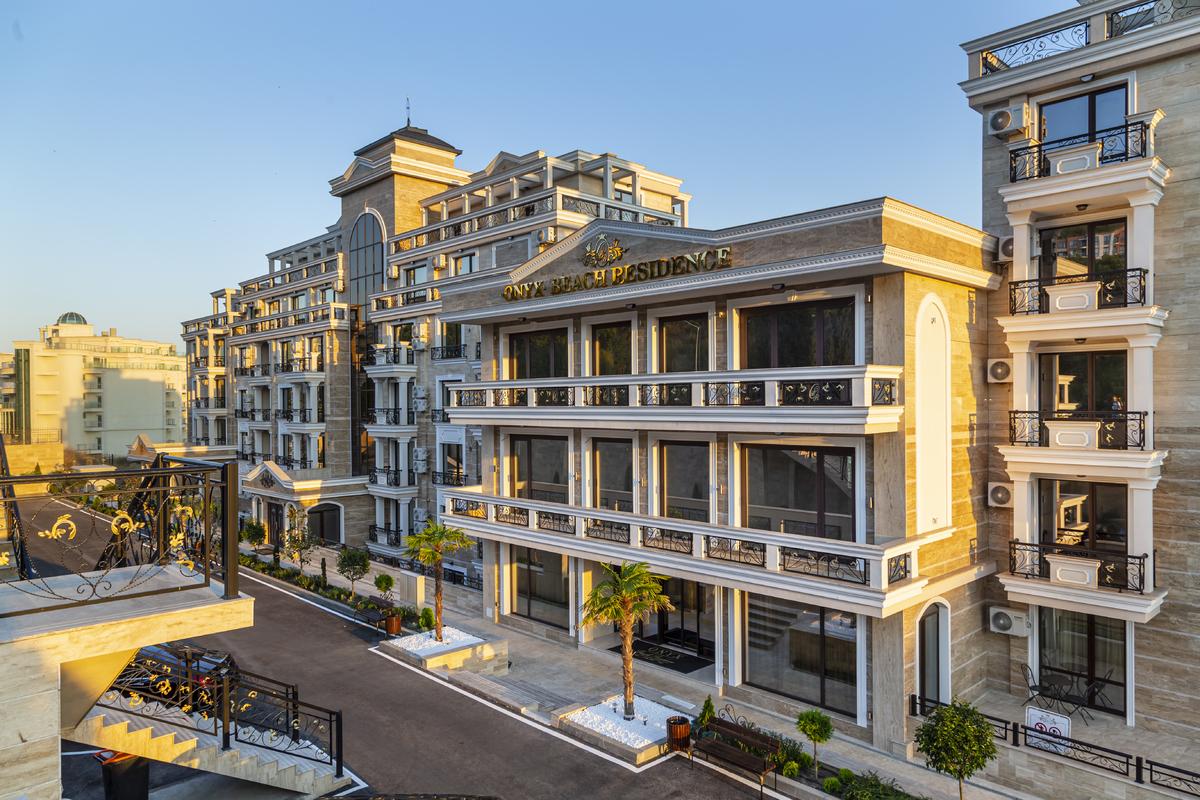 Onyx Beach Residence - Free Beach Access & Parking 2