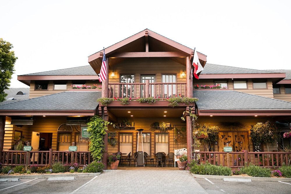 Cambria Pines Lodge 1