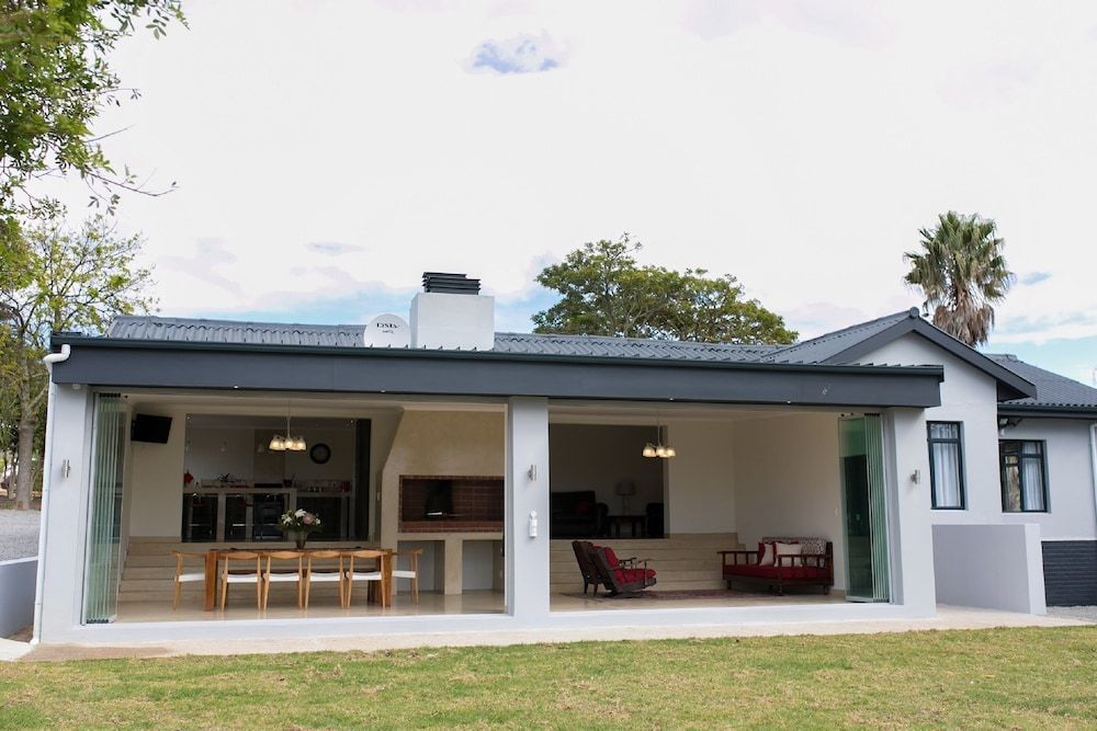 401 Rozendal Cottages 1