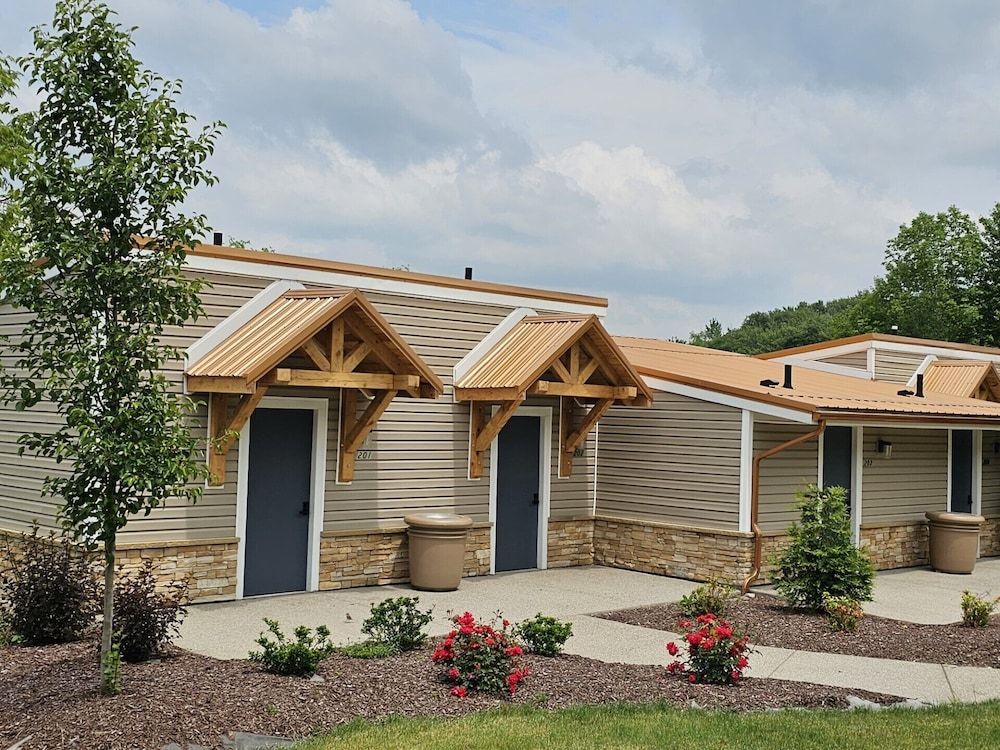 Lodge at Chalk Hill 1