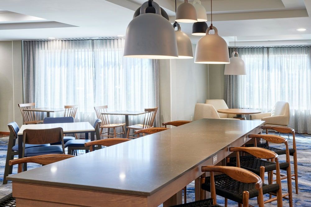Fairfield Inn & Suites Burlington 2
