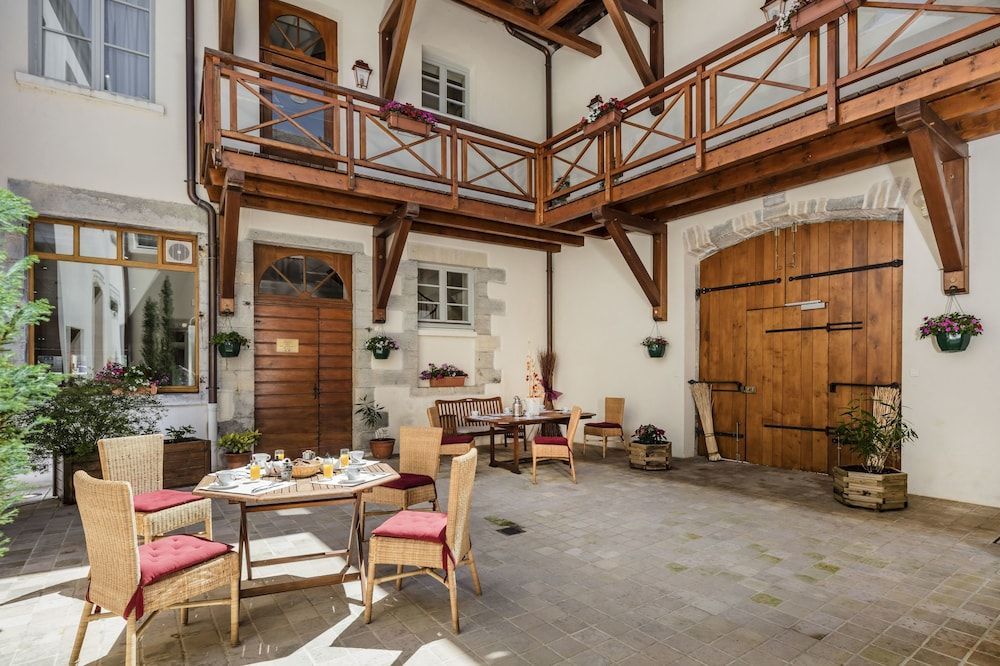Appart Hotel Charles Sander 1