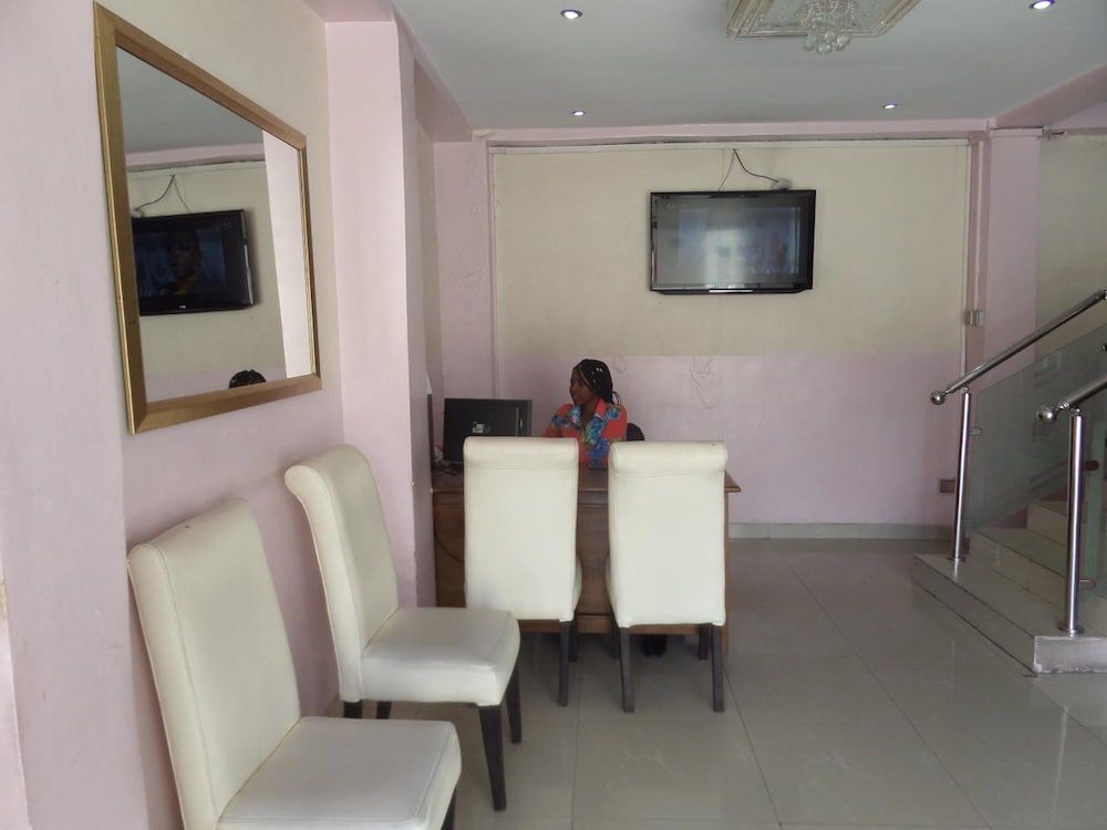 Prumssy Hotel 2