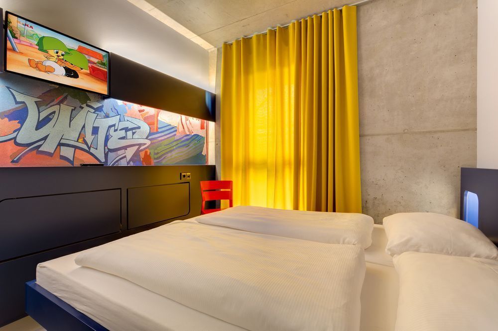 MEININGER Hotel Berlin East Side Gallery 1