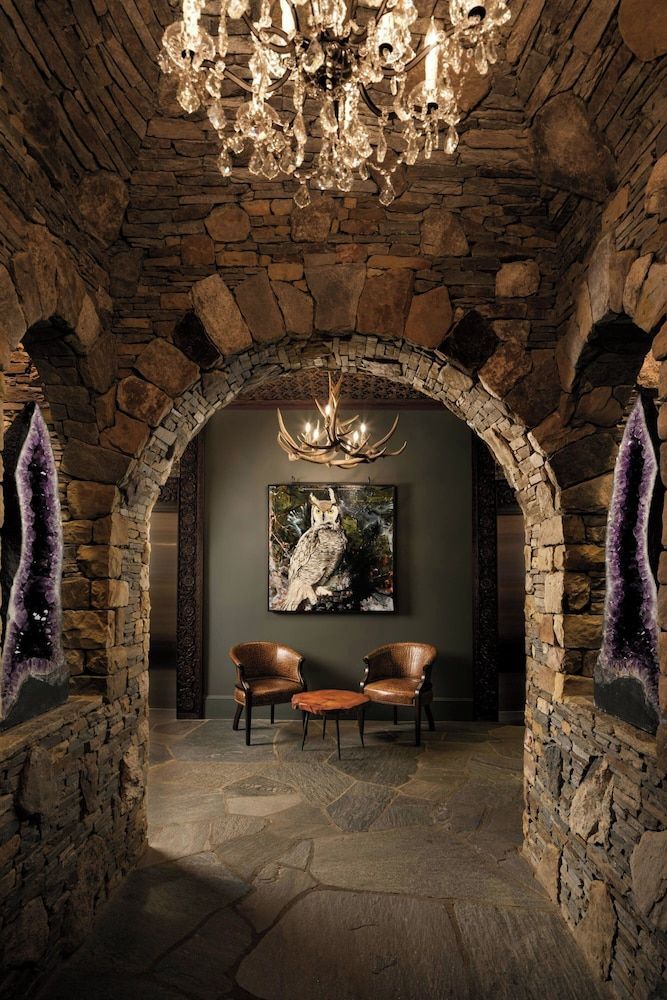 Grand Bohemian Lodge Asheville, Autograph Collection 2