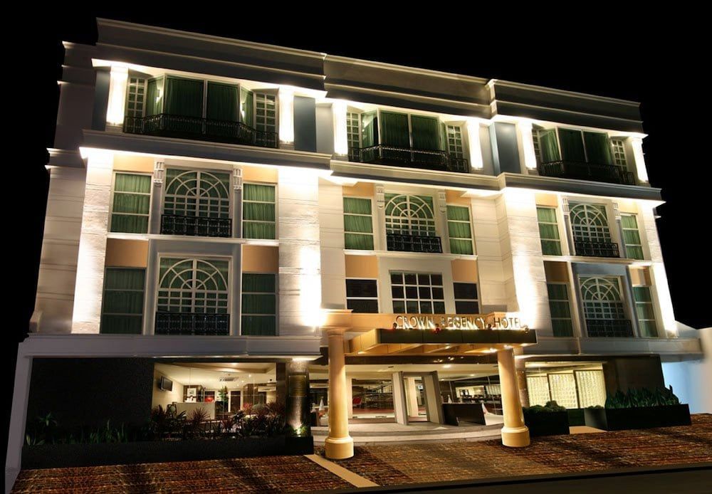 Crown Regency Hotel Makati 1