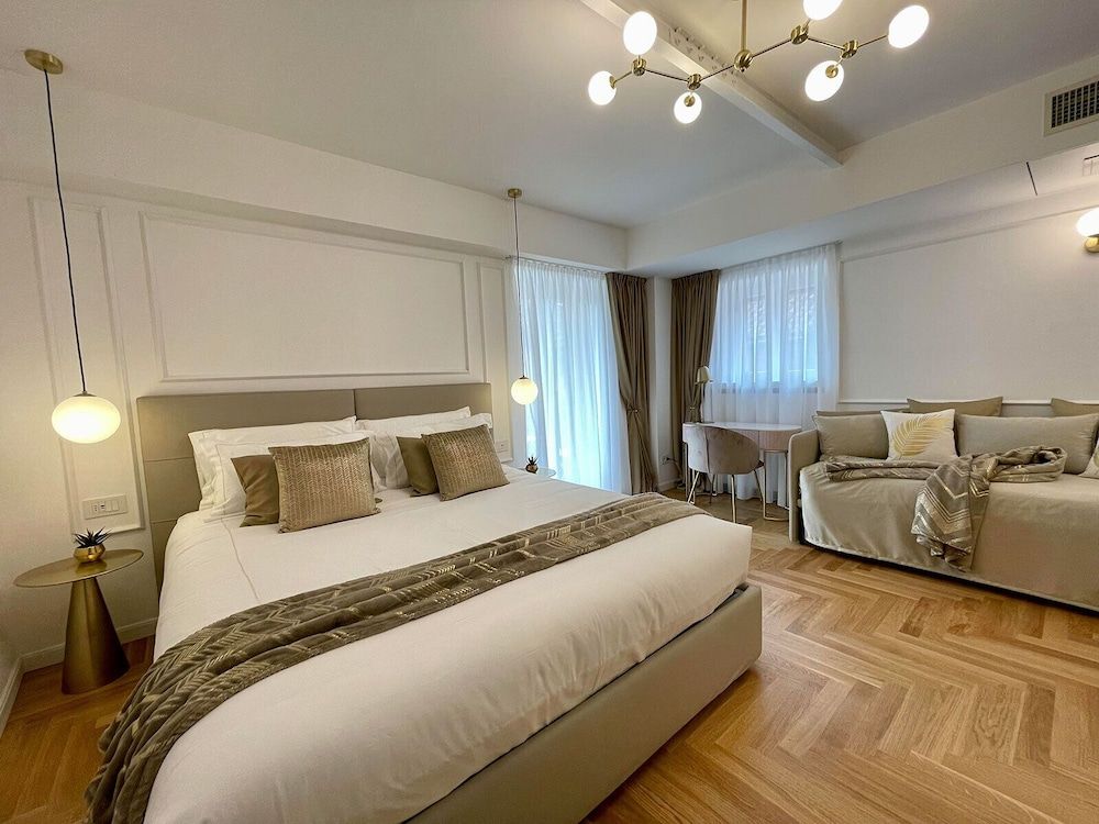 Bellagio Luxury Suites Apartments 1