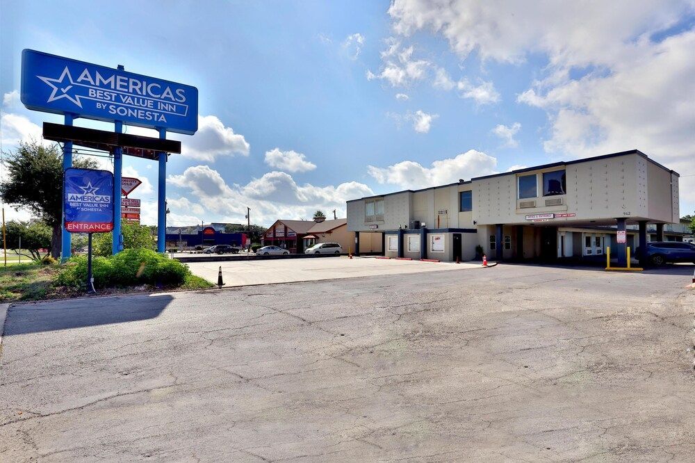 Americas Best Value Inn San Antonio Airport South 1
