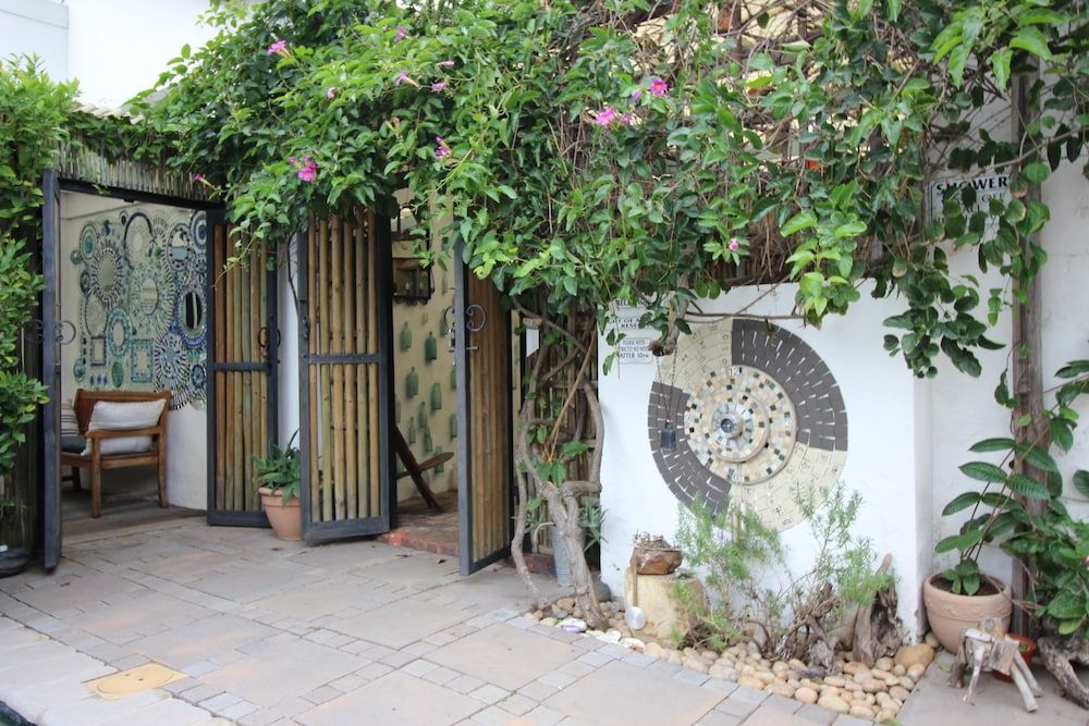 La Boheme Bed and Breakfast 2