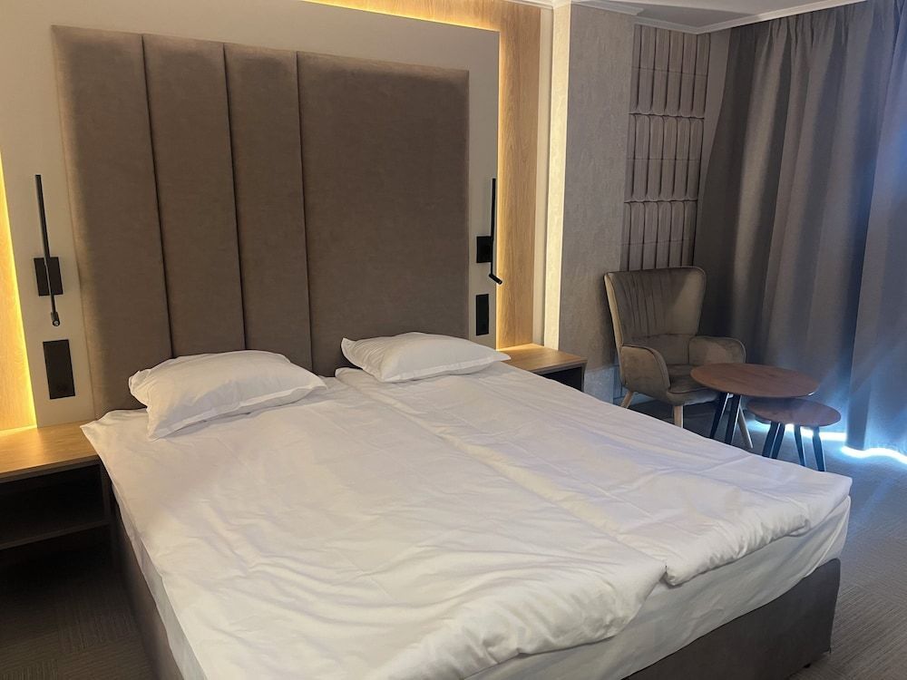 Hotel Luxor 2
