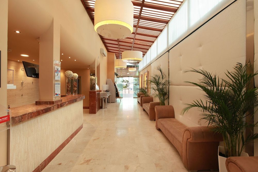 Apartamentos Playa Feliz 2