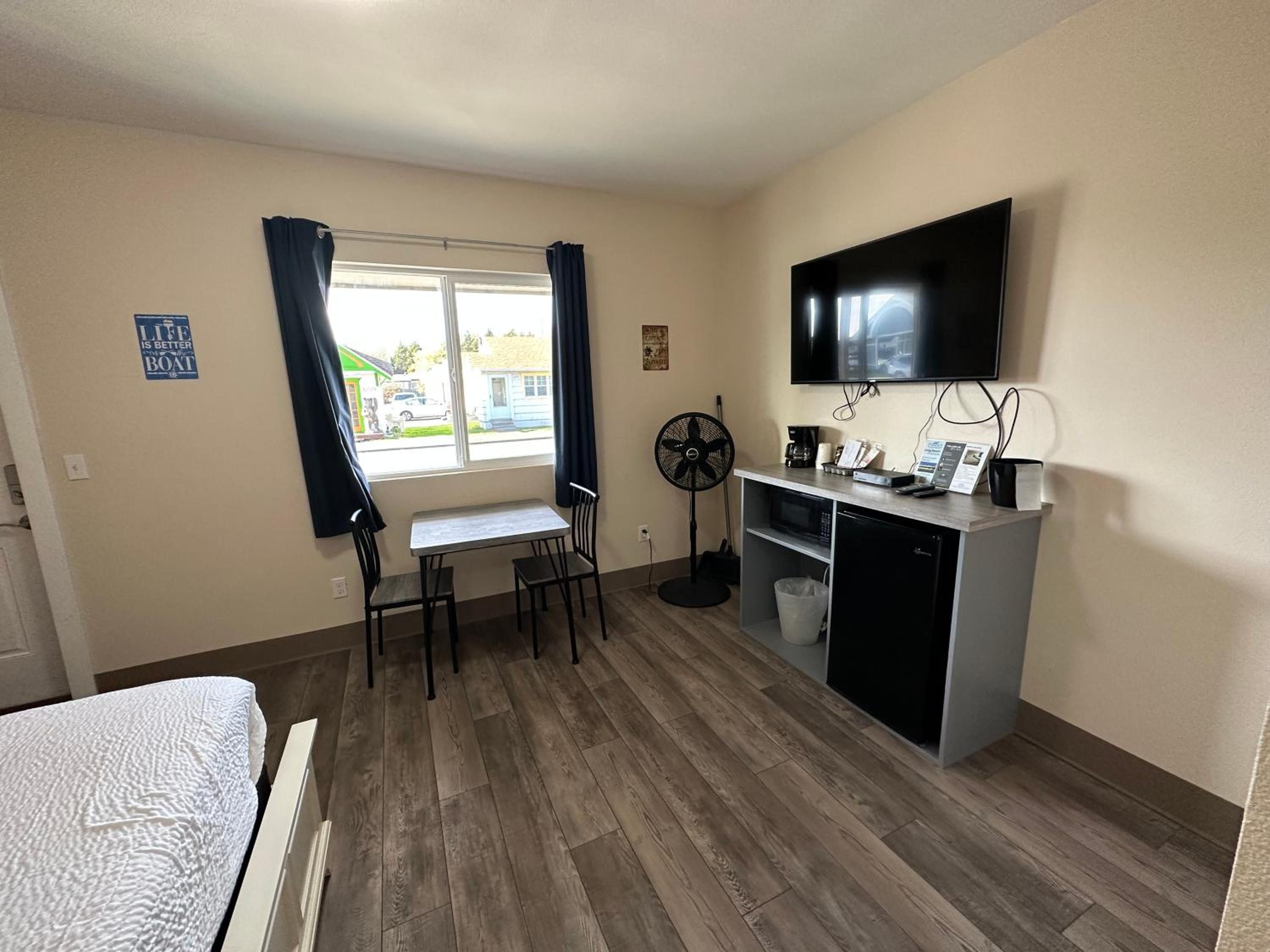 Coastal Inn and Suites 2