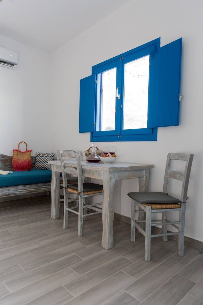 Santorita Suites 2