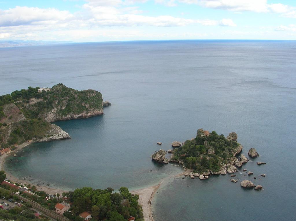 Sotto Il Vulcano 1
