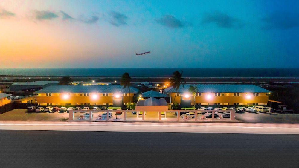 Curacao Airport Hotel 1