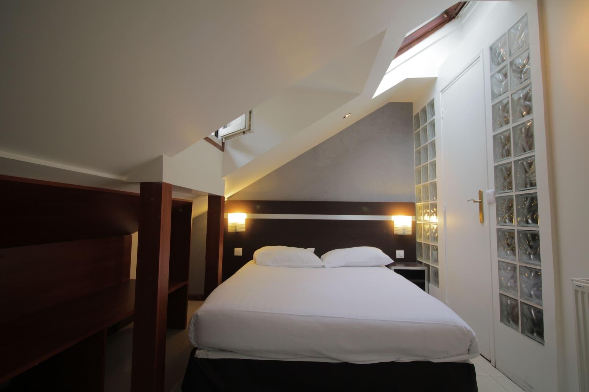 Modern's Hotel 2
