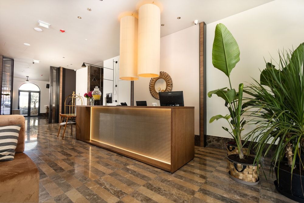 Infinity Hotel & More 2
