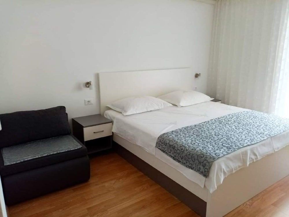 Apartments Pezo 1
