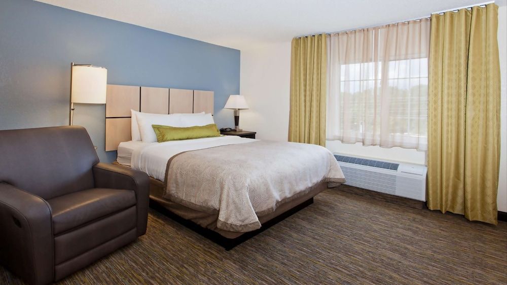 Sonesta Simply Suites Knoxville 1