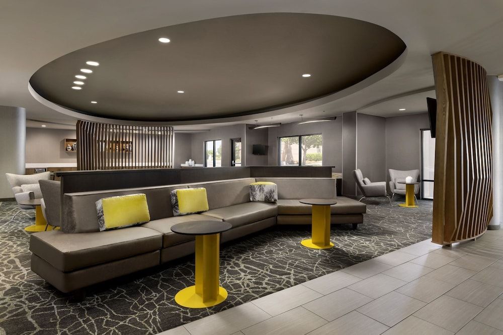 SpringHill Suites by Marriott Fresno 2