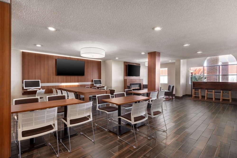 Microtel Inn & Suites by Wyndham 2