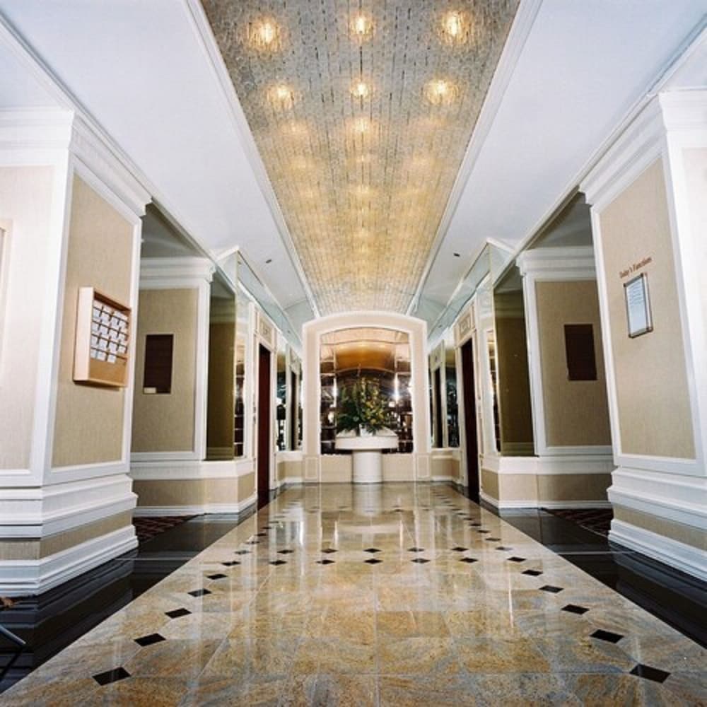 Delta Hotels by Marriott London Armouries 2