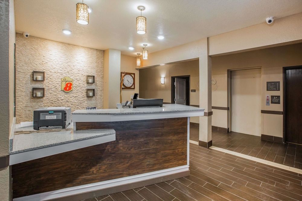 Super 8 by Wyndham Altoona 2
