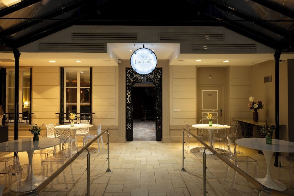 Hotel Jean Moët 2