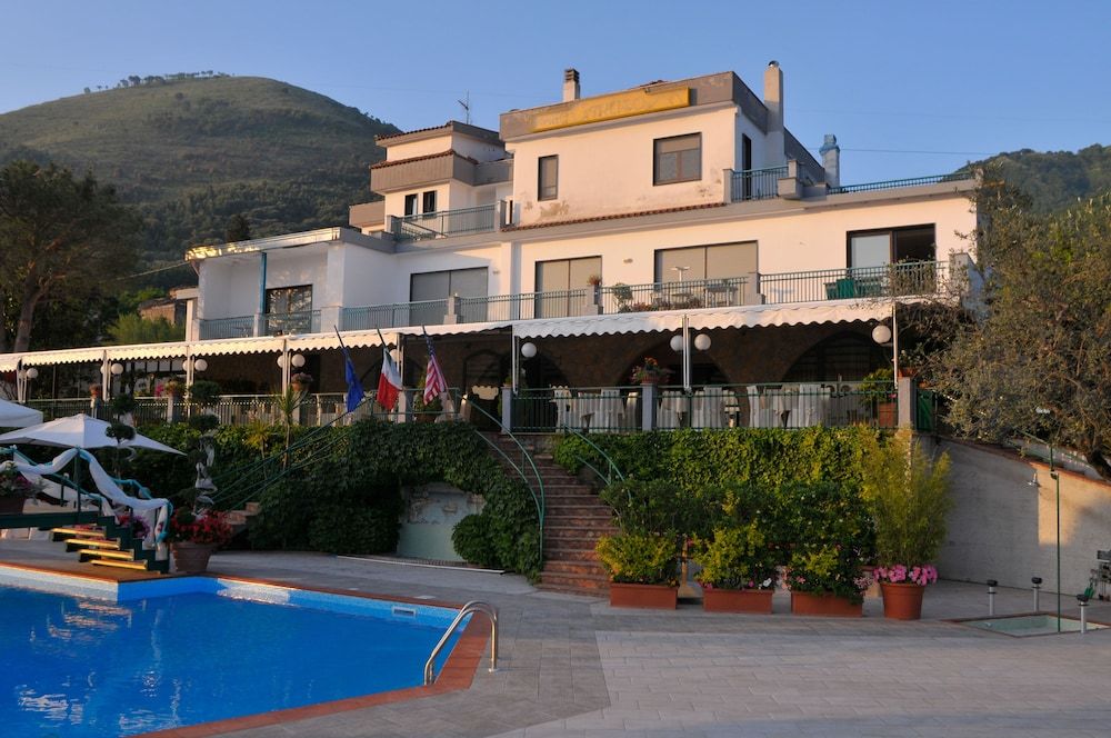 Hotel Diecimare 1